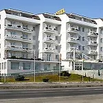 Hotel Air Palace