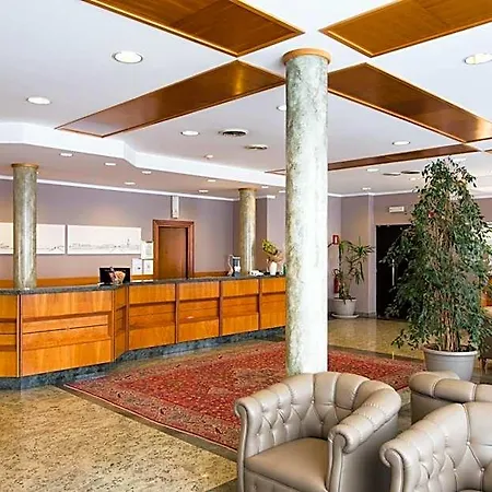 Hotel Air Palace Leini