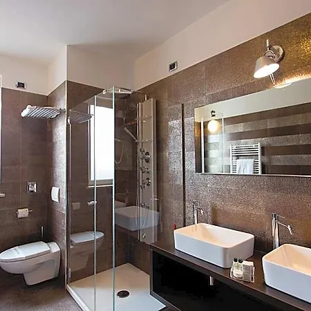 Air Palace 4* Leini
