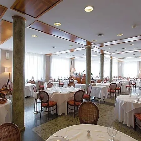 Hotel Air Palace Leini