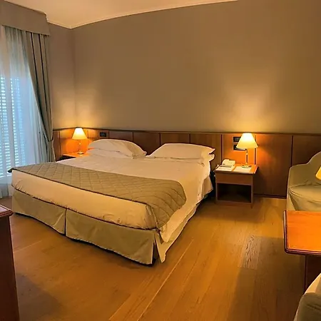 Air Palace Hotel Leini