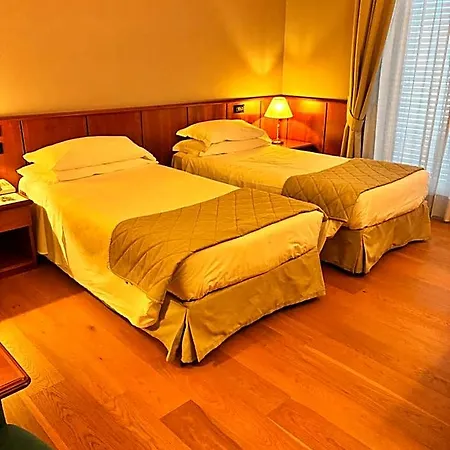 Air Palace Hotel