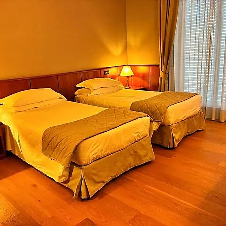 Hotel Air Palace Leini