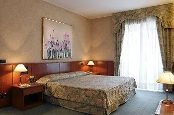 Air Palace 4* Leini